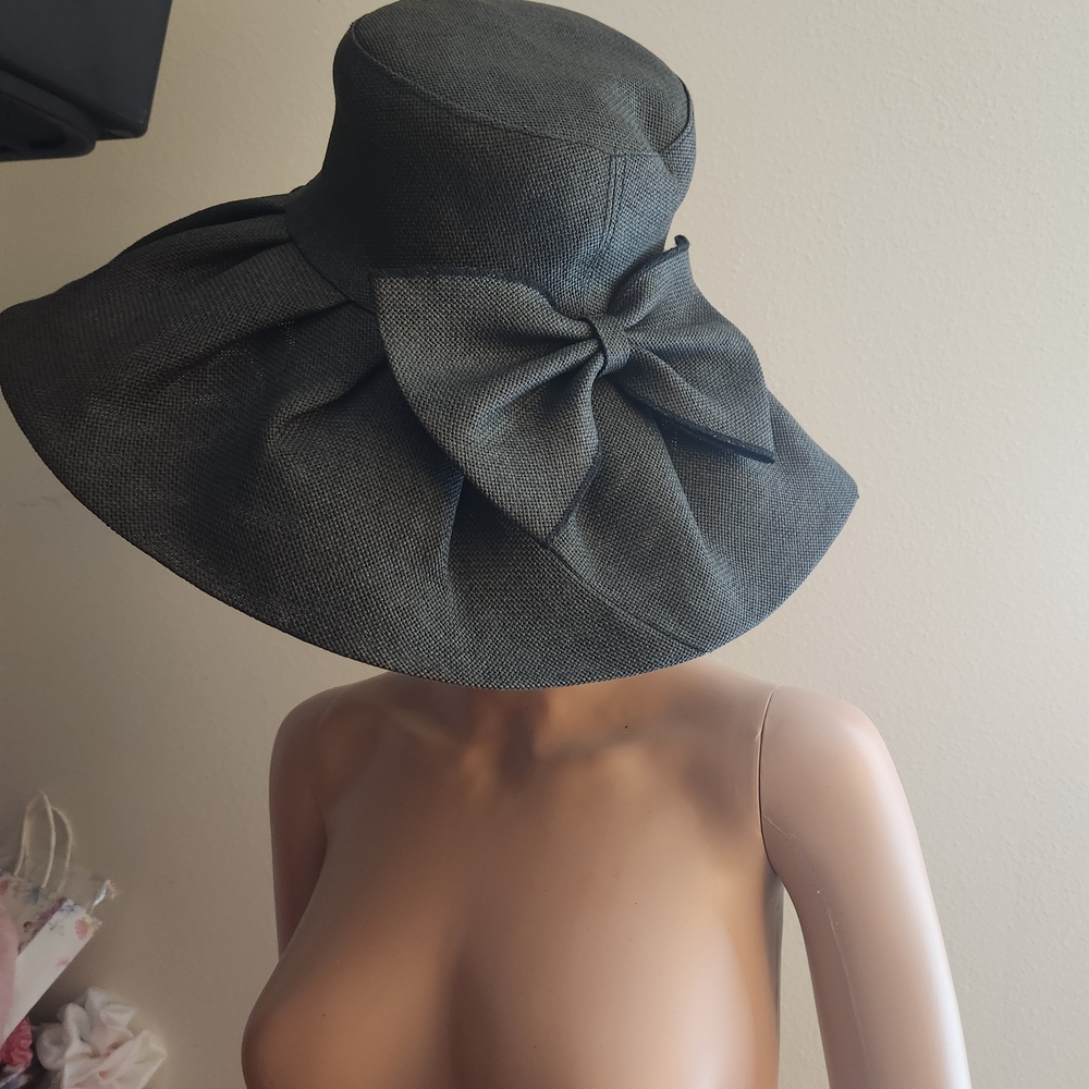 Black Wide-Brimmed Hat with Decorative Bow